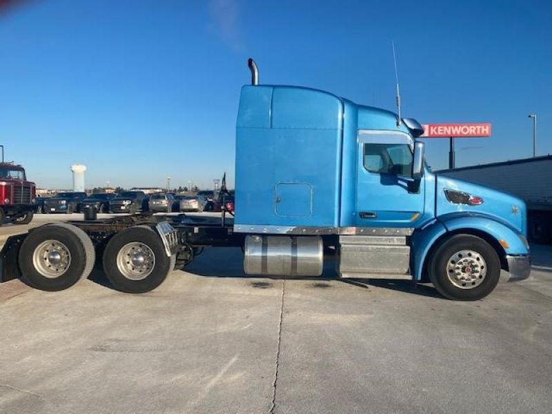 2016 PETERBILT 579 - CIT Trucks