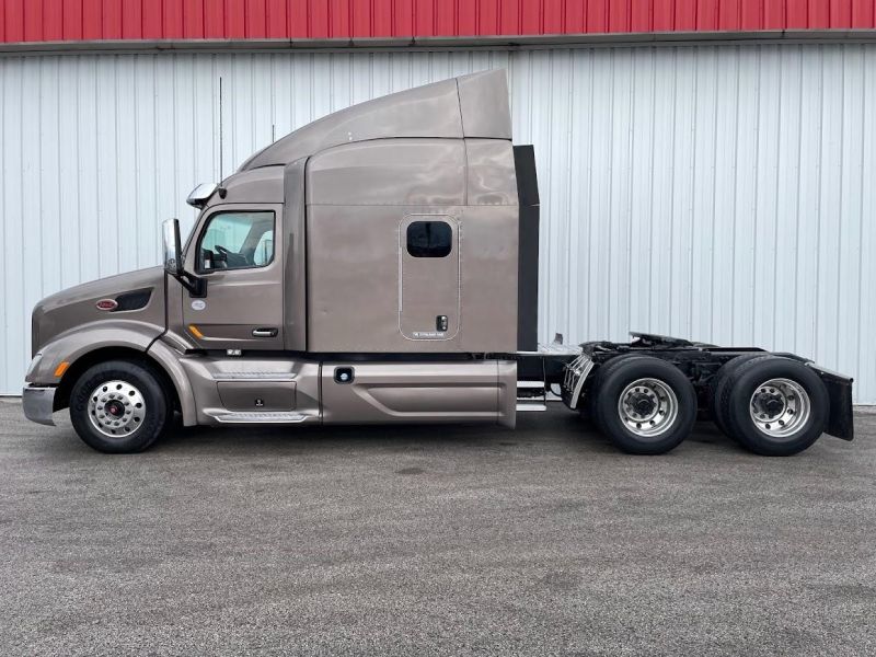 2018 PETERBILT 579 - CIT Trucks