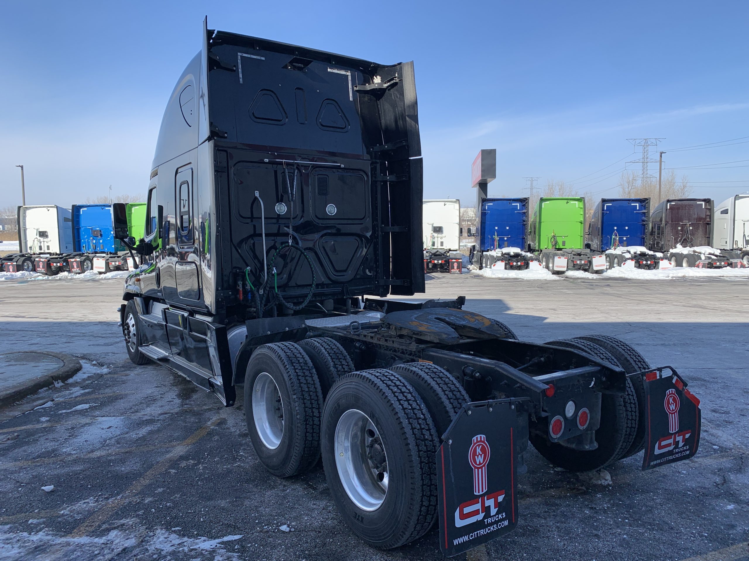 2019 FREIGHTLINER CASCADIA - CIT Trucks