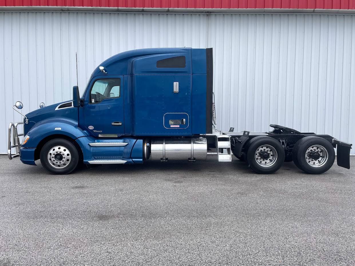 18 Kenworth T680 Cit Trucks