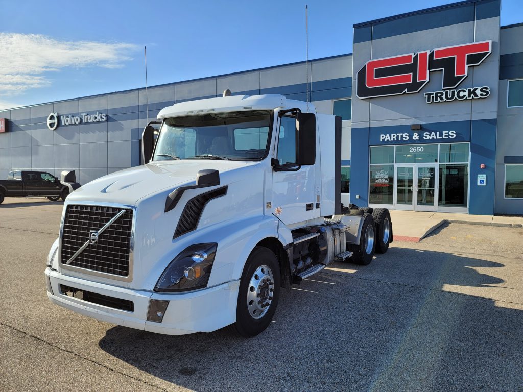 2017 VOLVO VNL64T300 - CIT Trucks