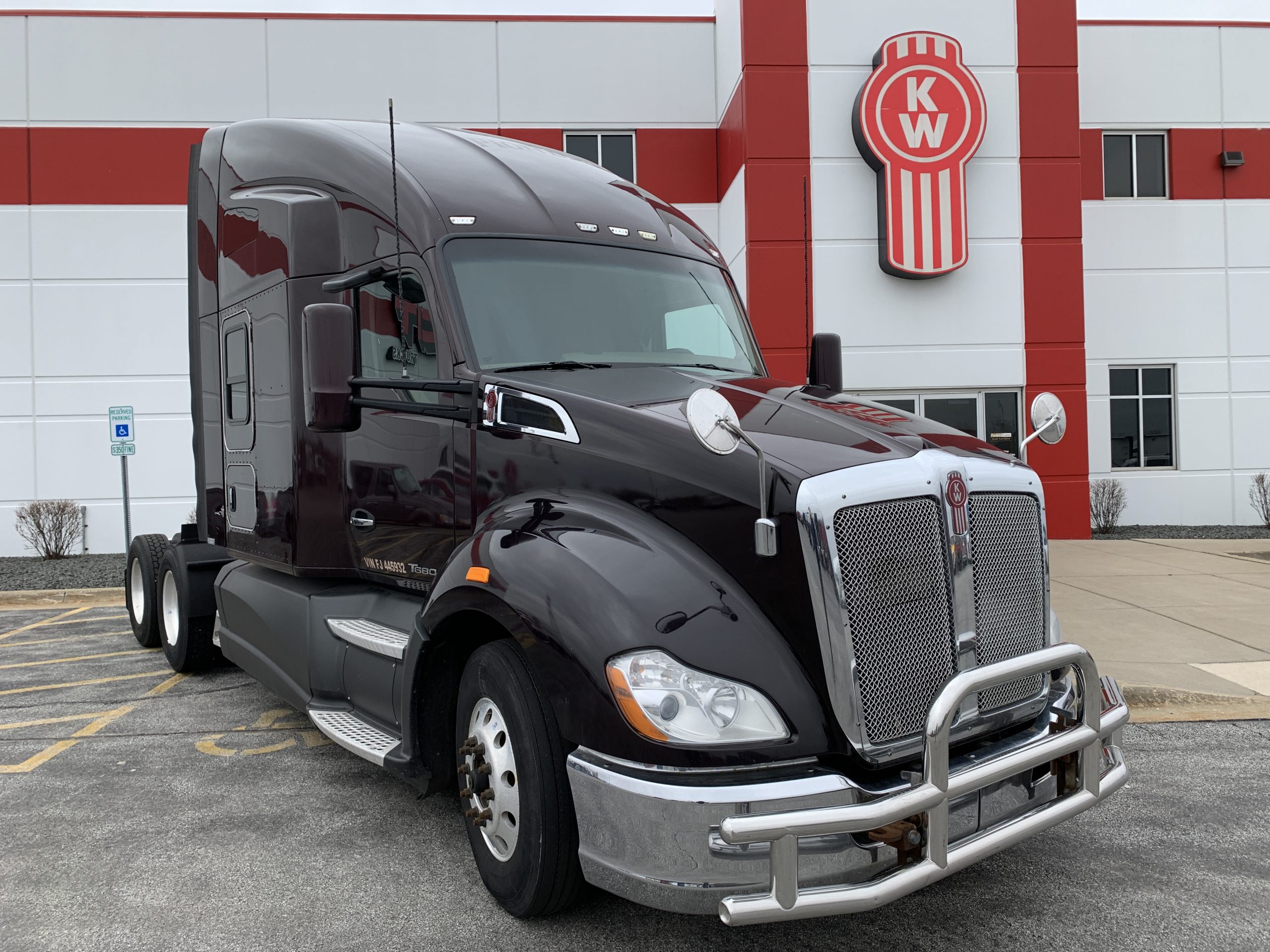 2015 KENWORTH T680 - CIT Trucks