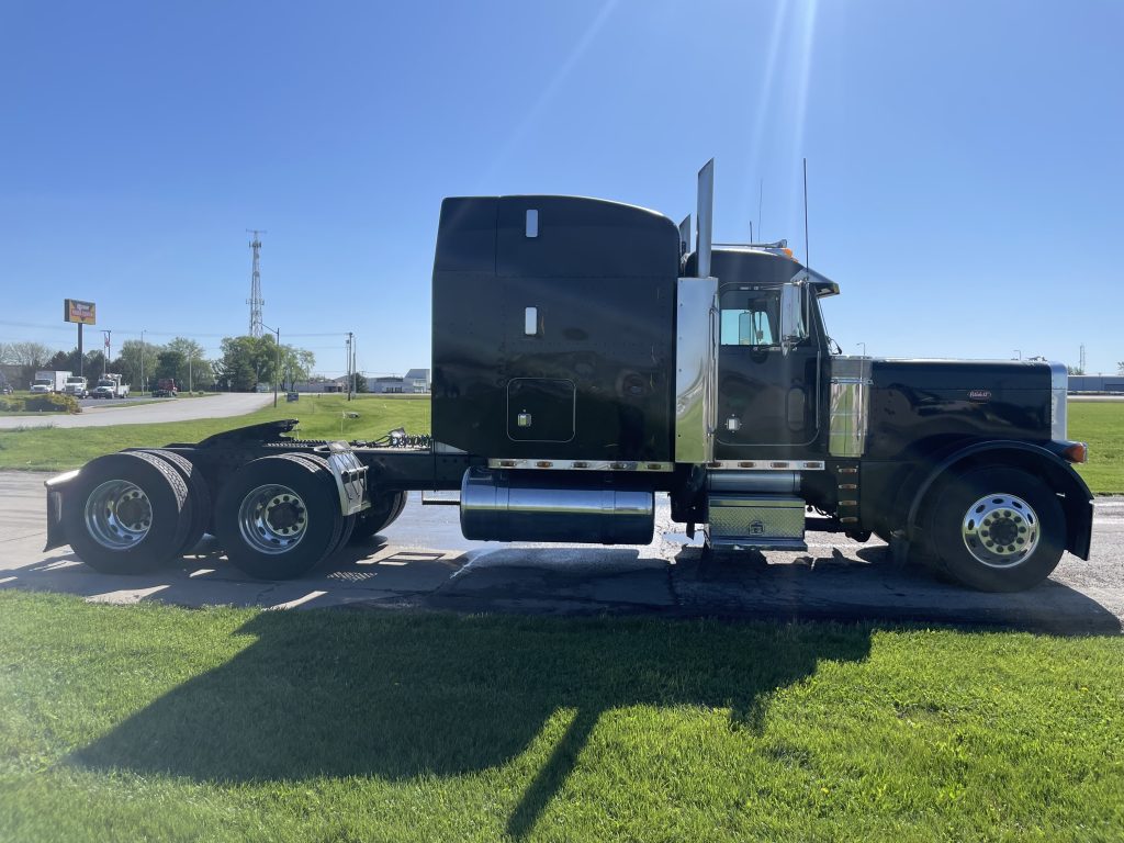 2000 Peterbilt 379 Ex - Cit Trucks