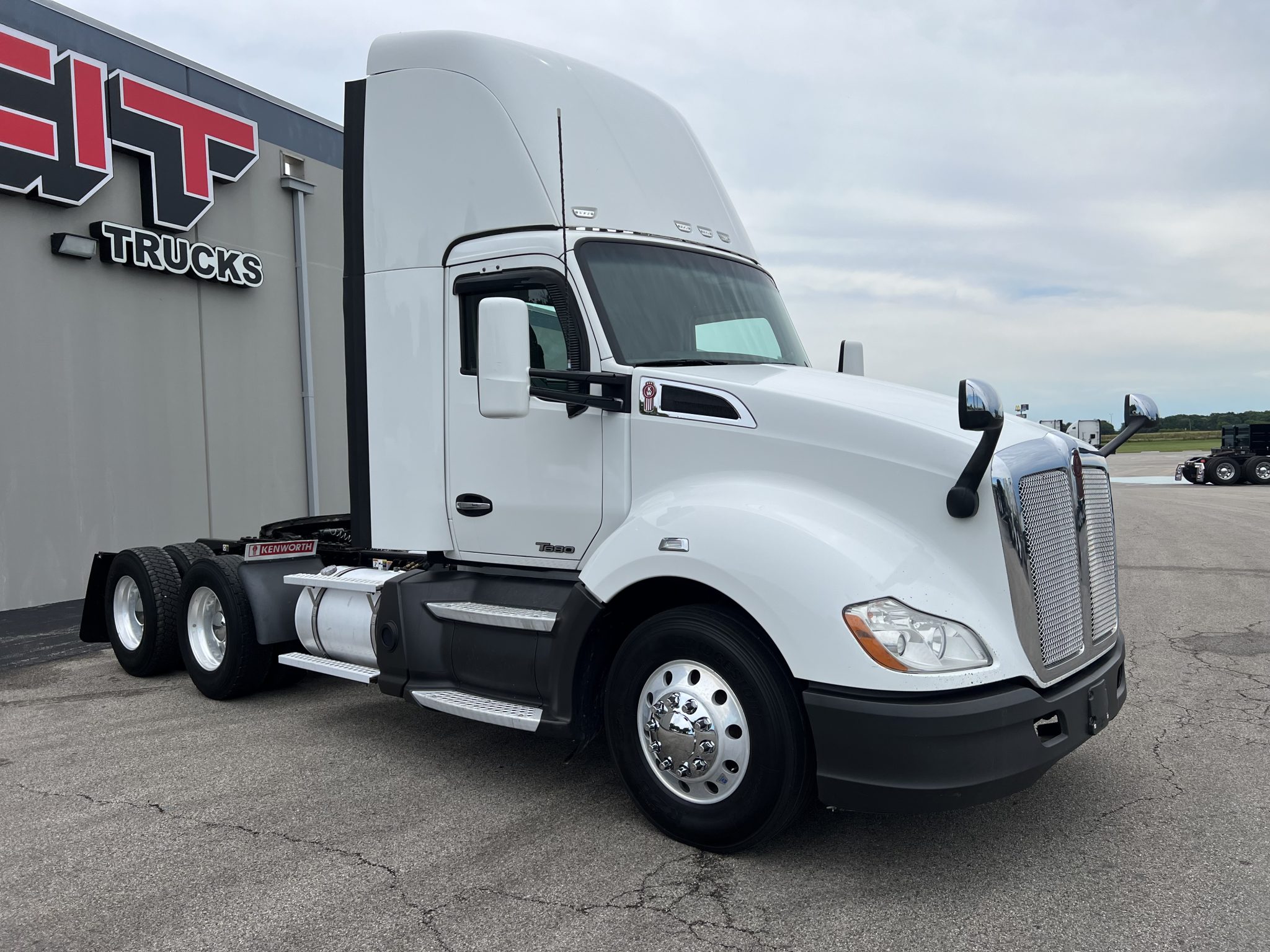 2018 KENWORTH T680 - CIT Trucks