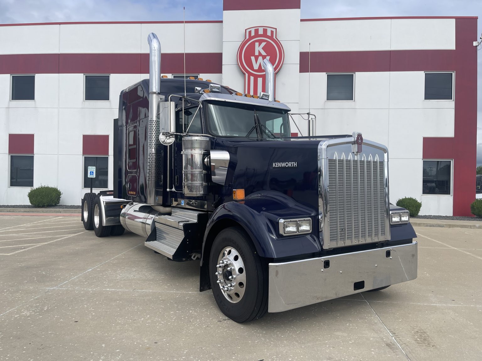 2021 KENWORTH W900L - CIT Trucks