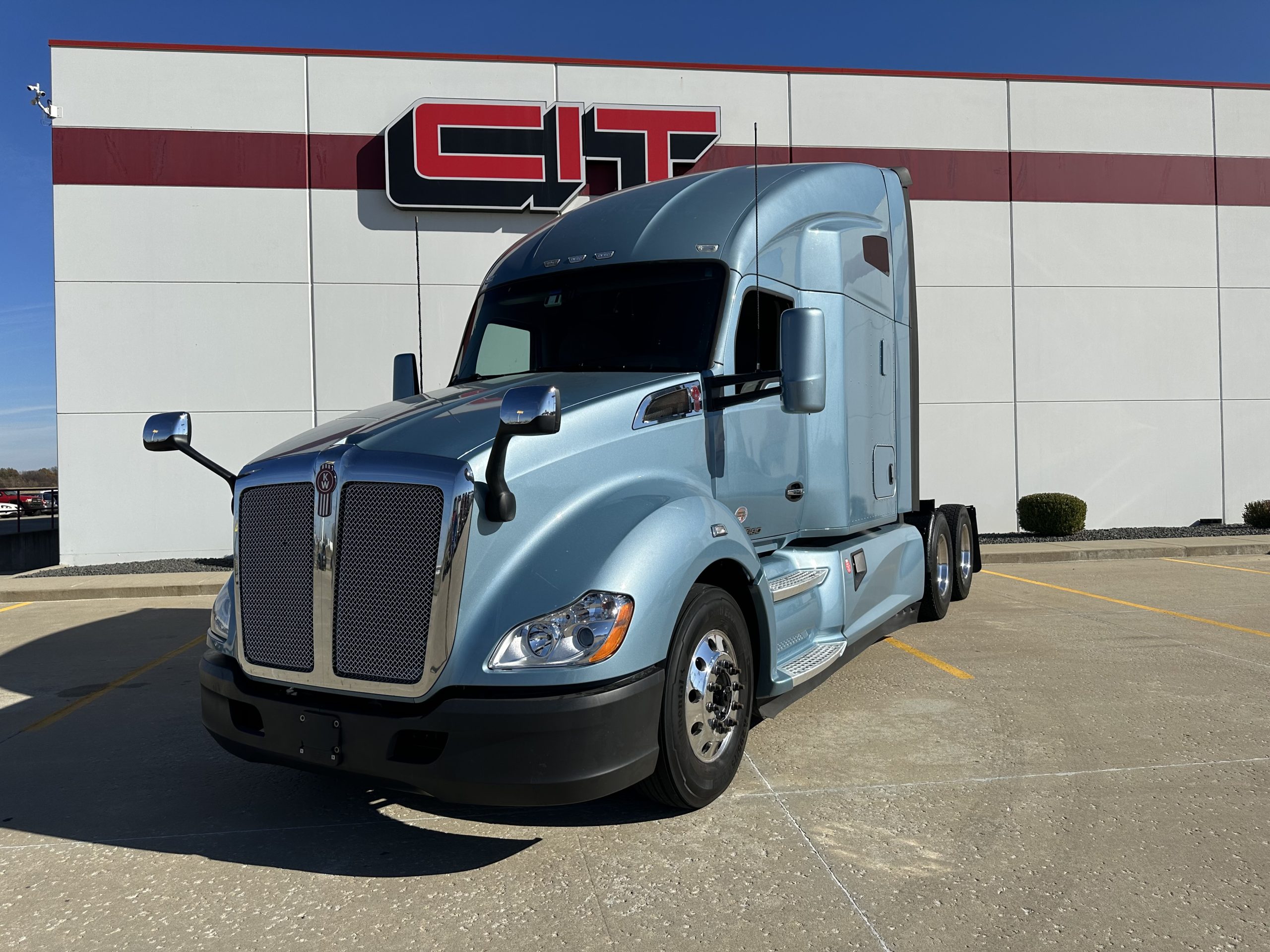 2015 KENWORTH T680 - CIT Trucks