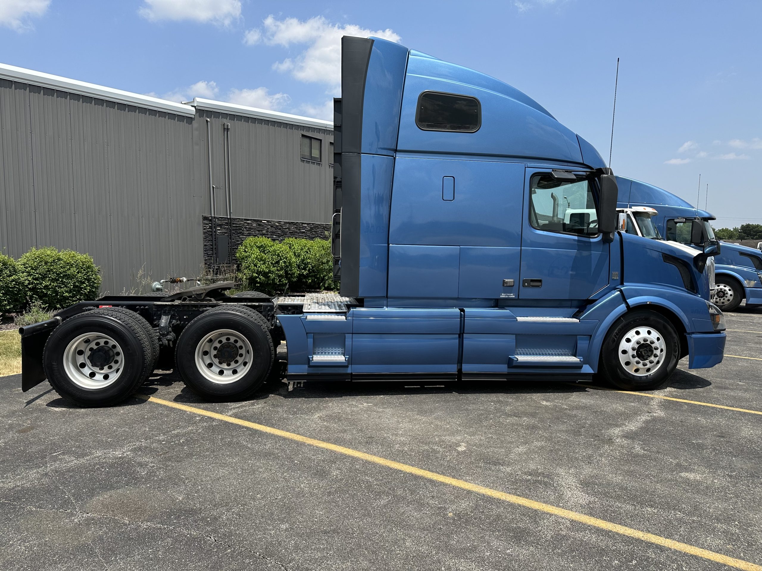 2017 VOLVO VNL670 - CIT Trucks