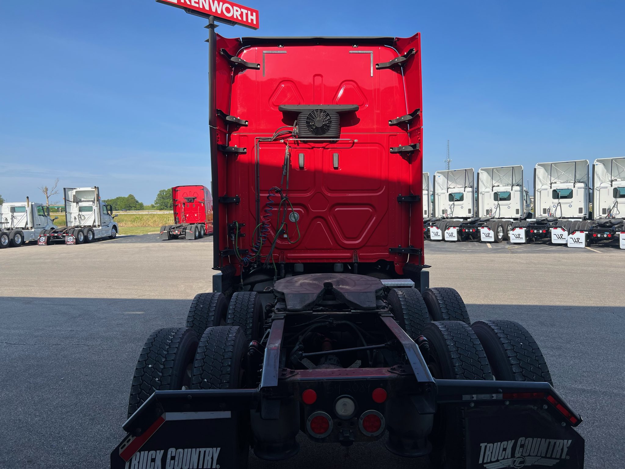 2018 FREIGHTLINER CASCADIA - CIT Trucks