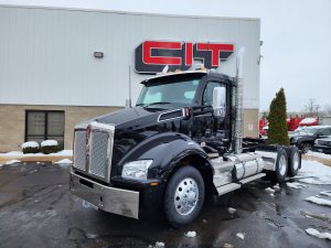 New T880 Day Cab