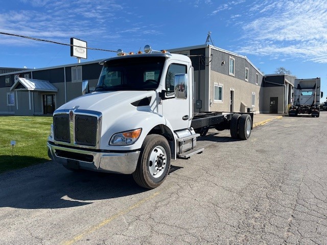 2025 KENWORTH T380 - image 1 of 6