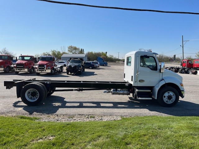 2025 KENWORTH T380 - image 4 of 6