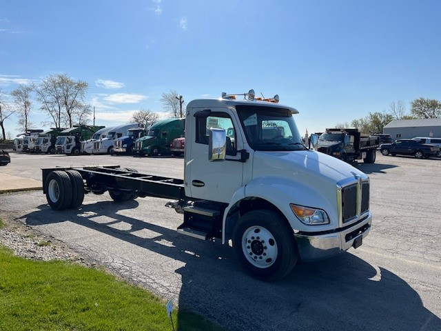 2025 KENWORTH T380 - image 3 of 6