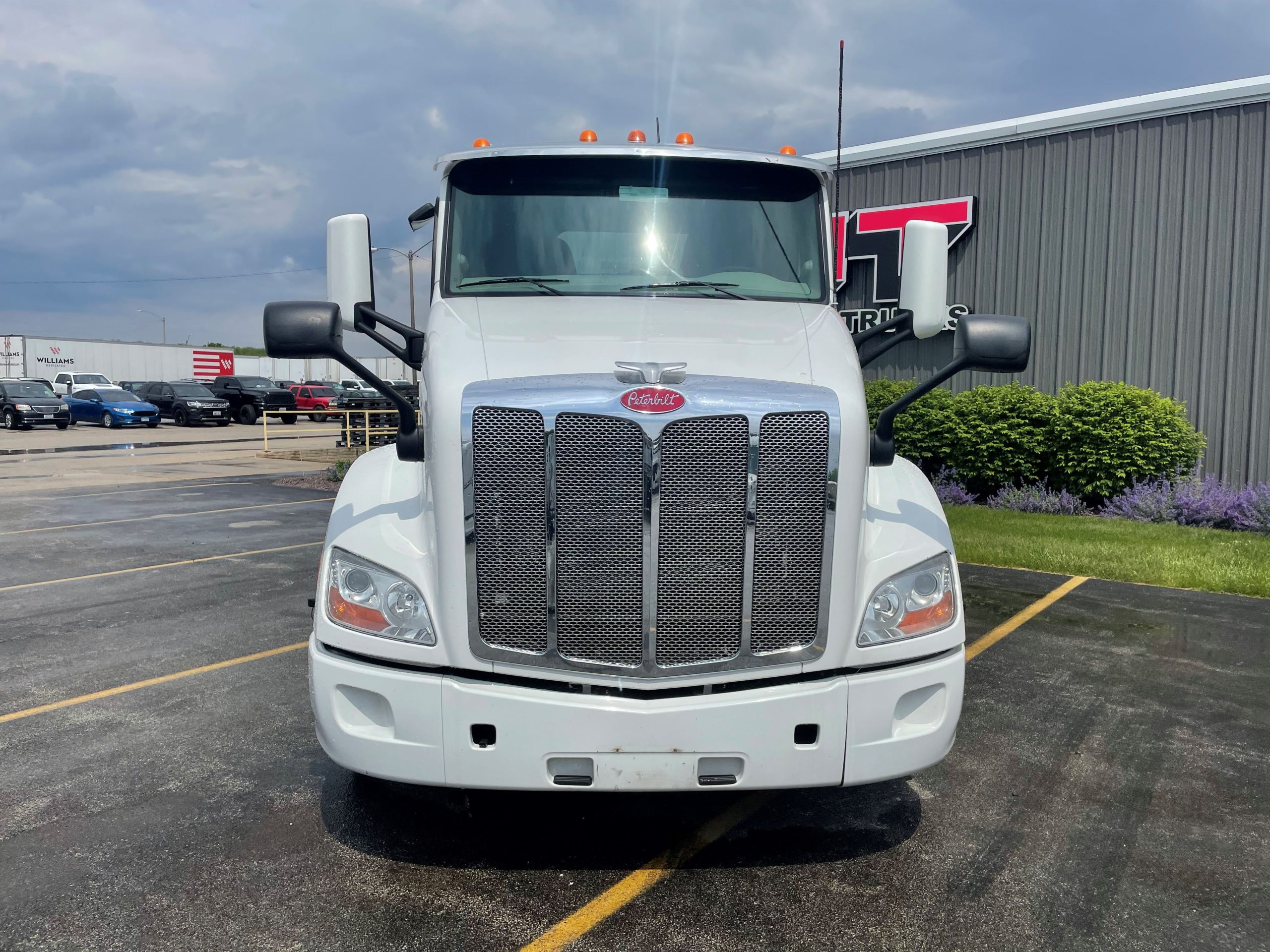 2019 PETERBILT 579 - CIT Trucks