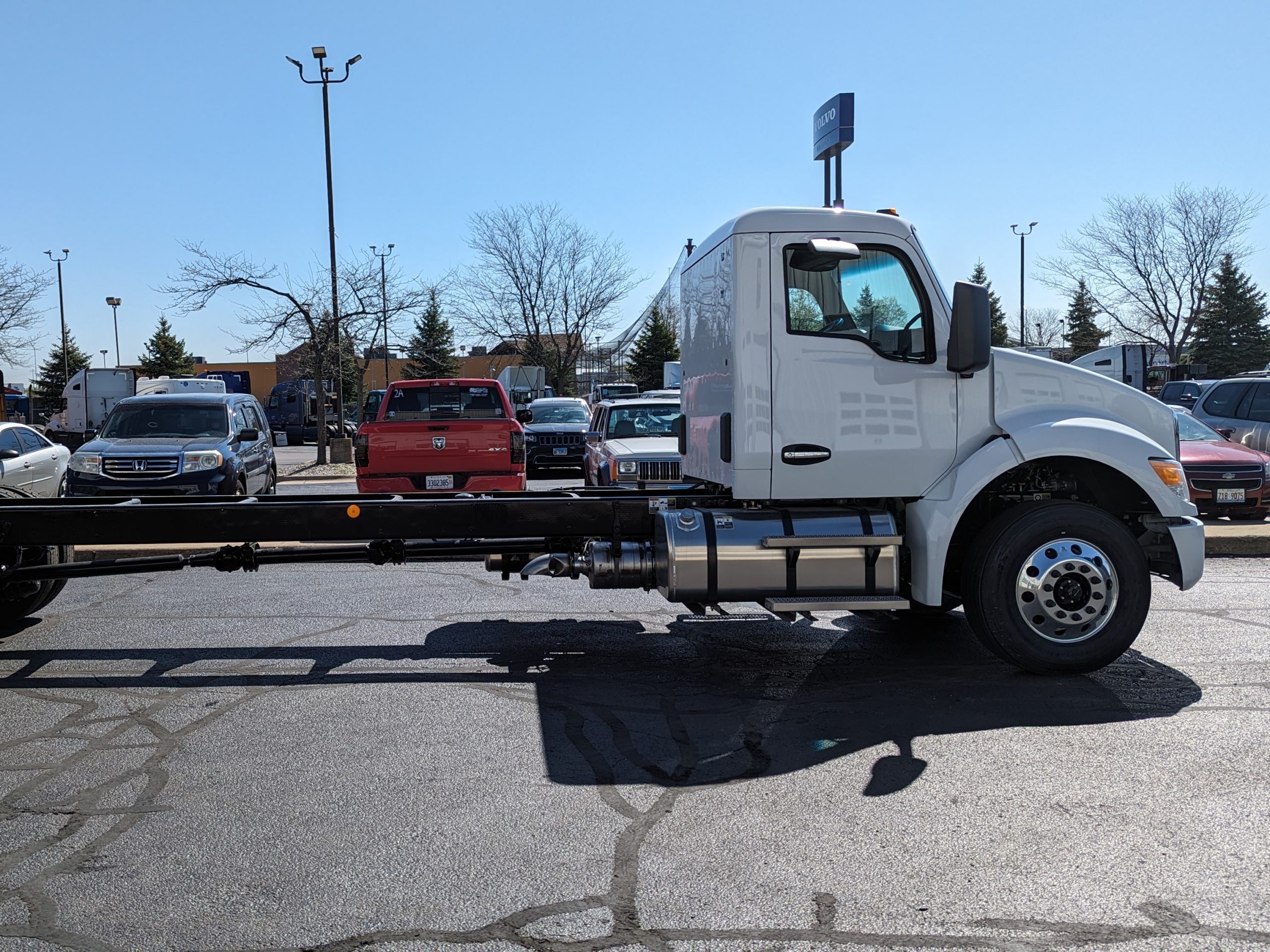 2025 KENWORTH T280 - image 3 of 6