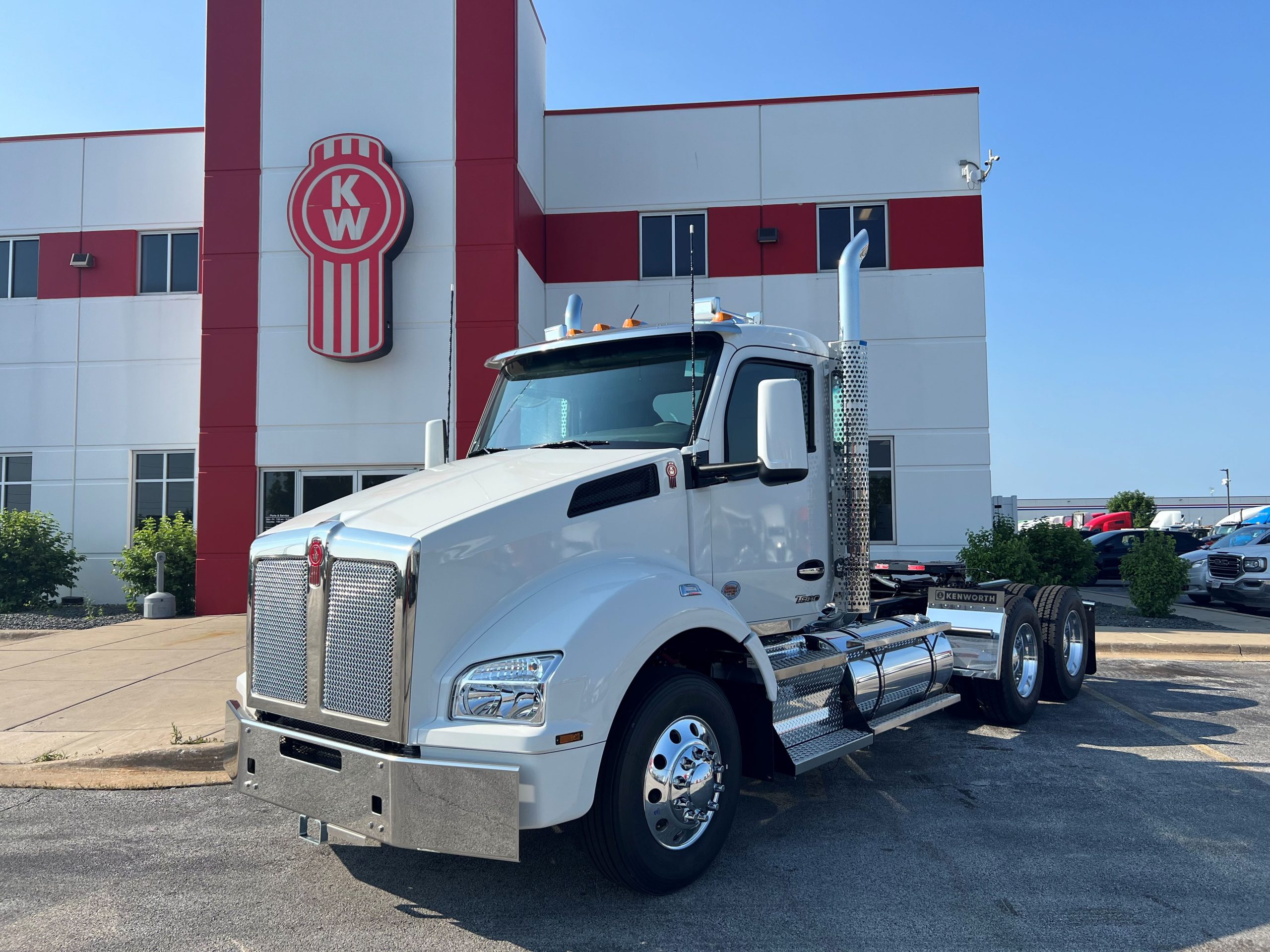 2025 KENWORTH T880 - image 1 of 6