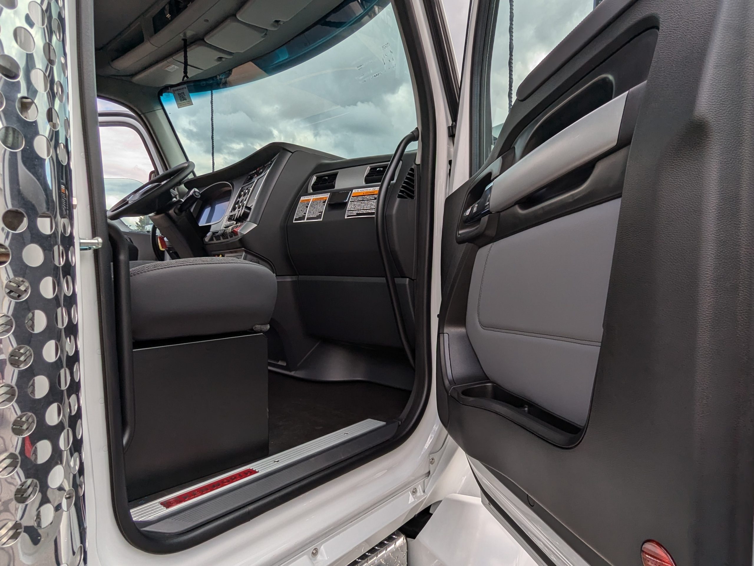2025 KENWORTH T880 - CIT Trucks