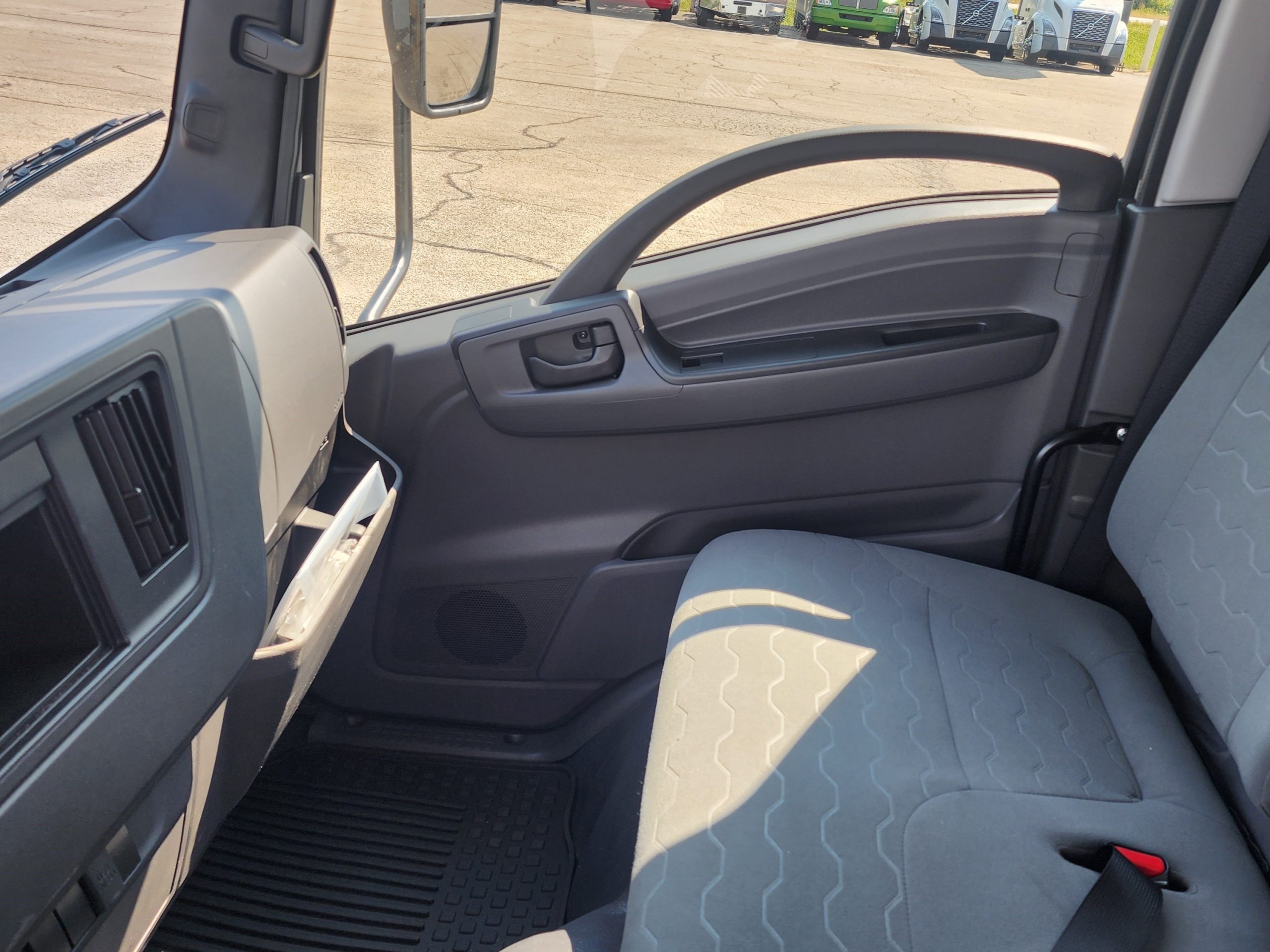 2025 ISUZU NRR - CIT Trucks