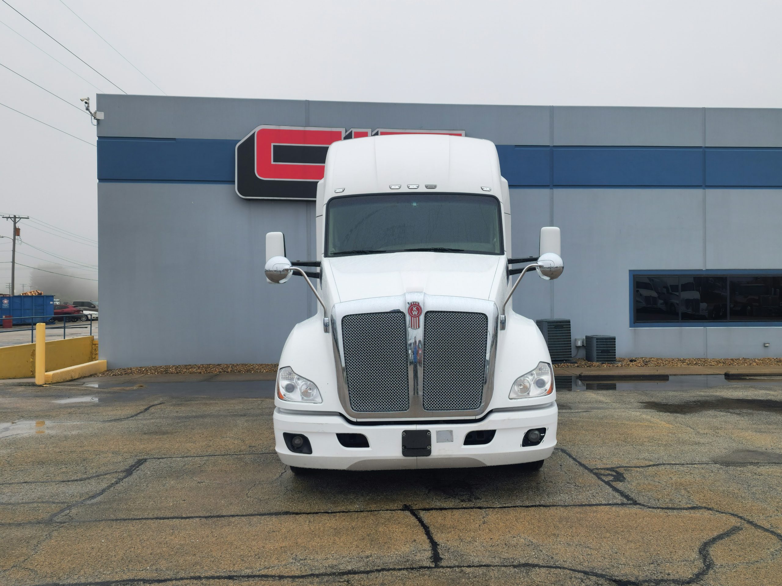 2019 KENWORTH T680 - image 2 of 6