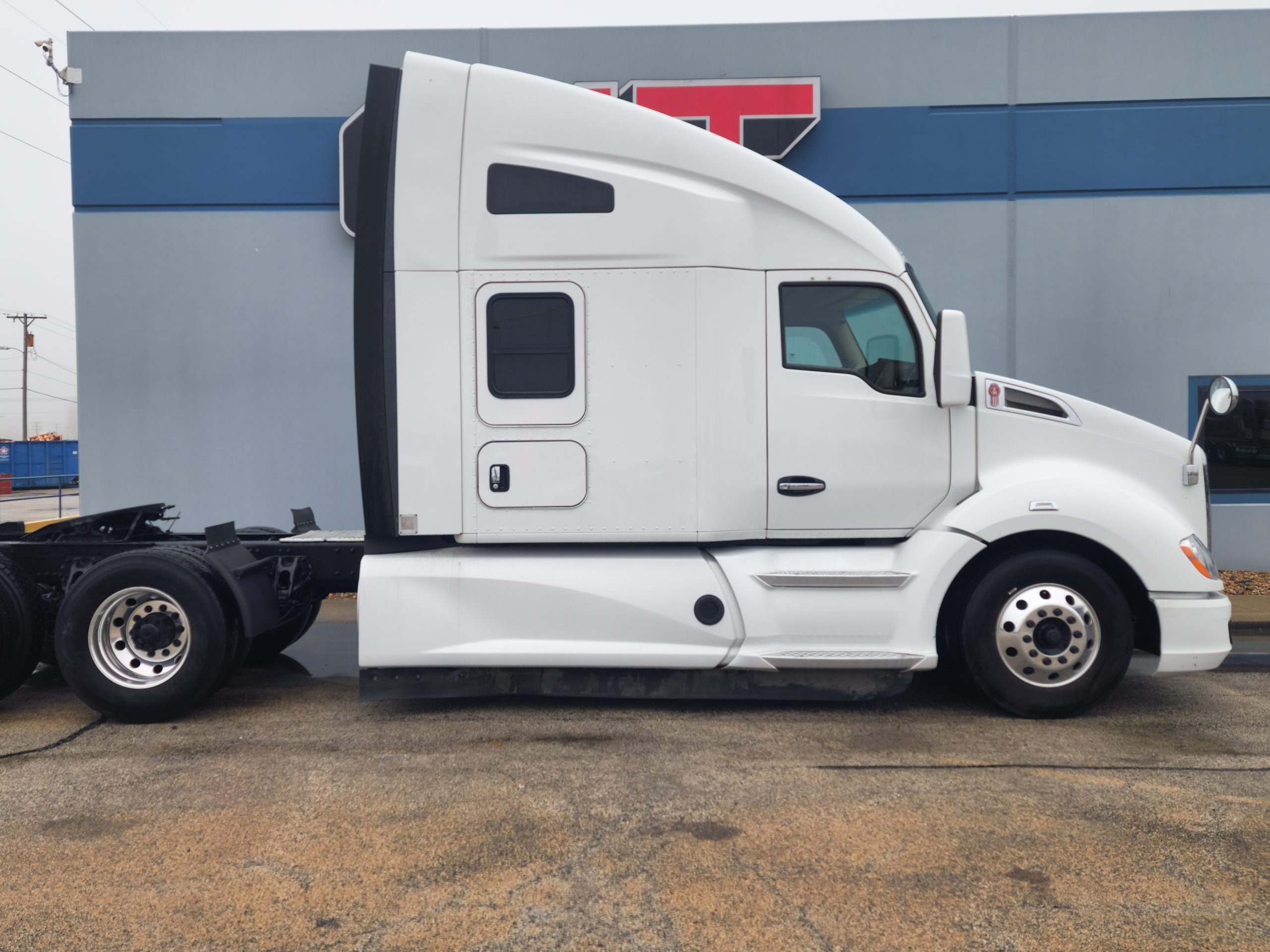 2019 KENWORTH T680 - image 4 of 6