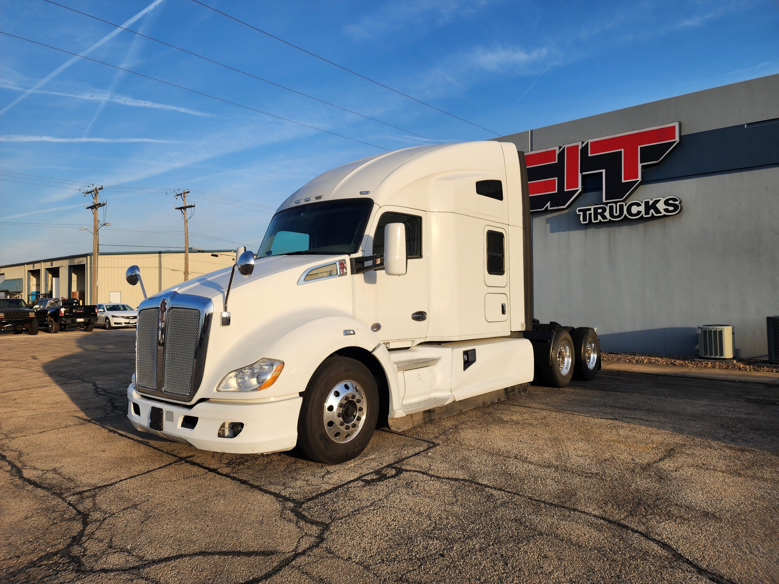 2019 KENWORTH T680 - image 1 of 6