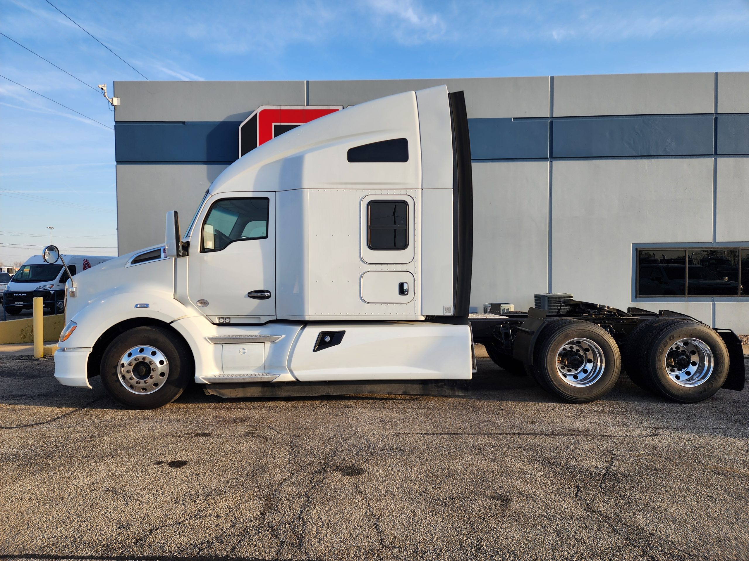 2019 KENWORTH T680 - image 6 of 6