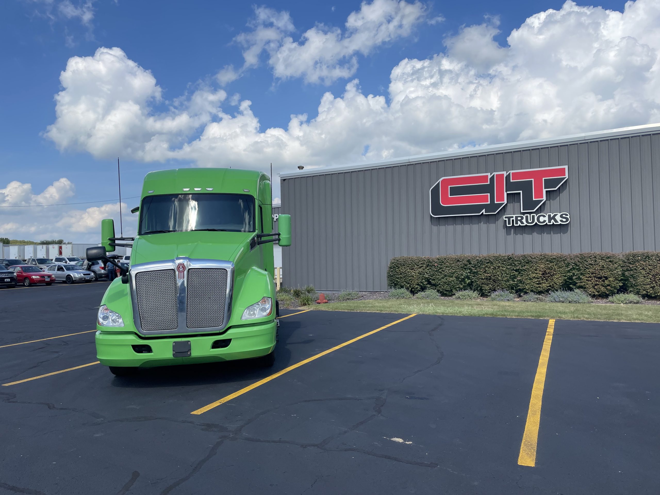 2018 KENWORTH T680 - image 1 of 6