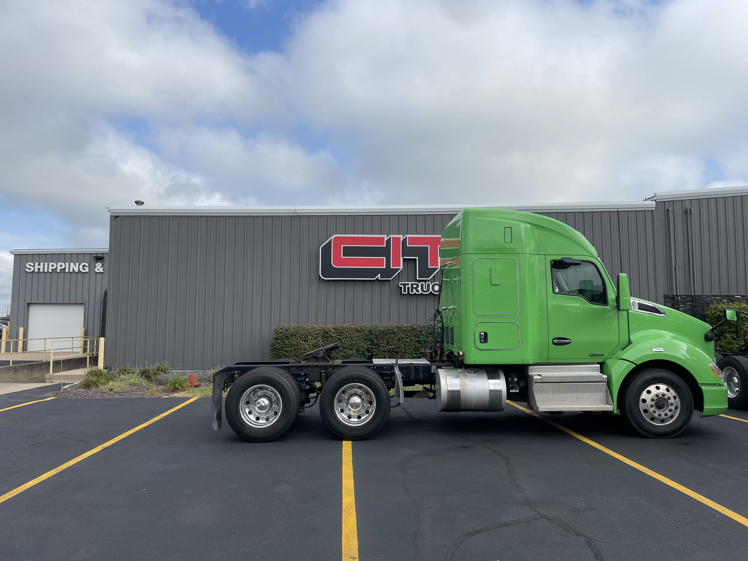 2018 KENWORTH T680 - image 3 of 6