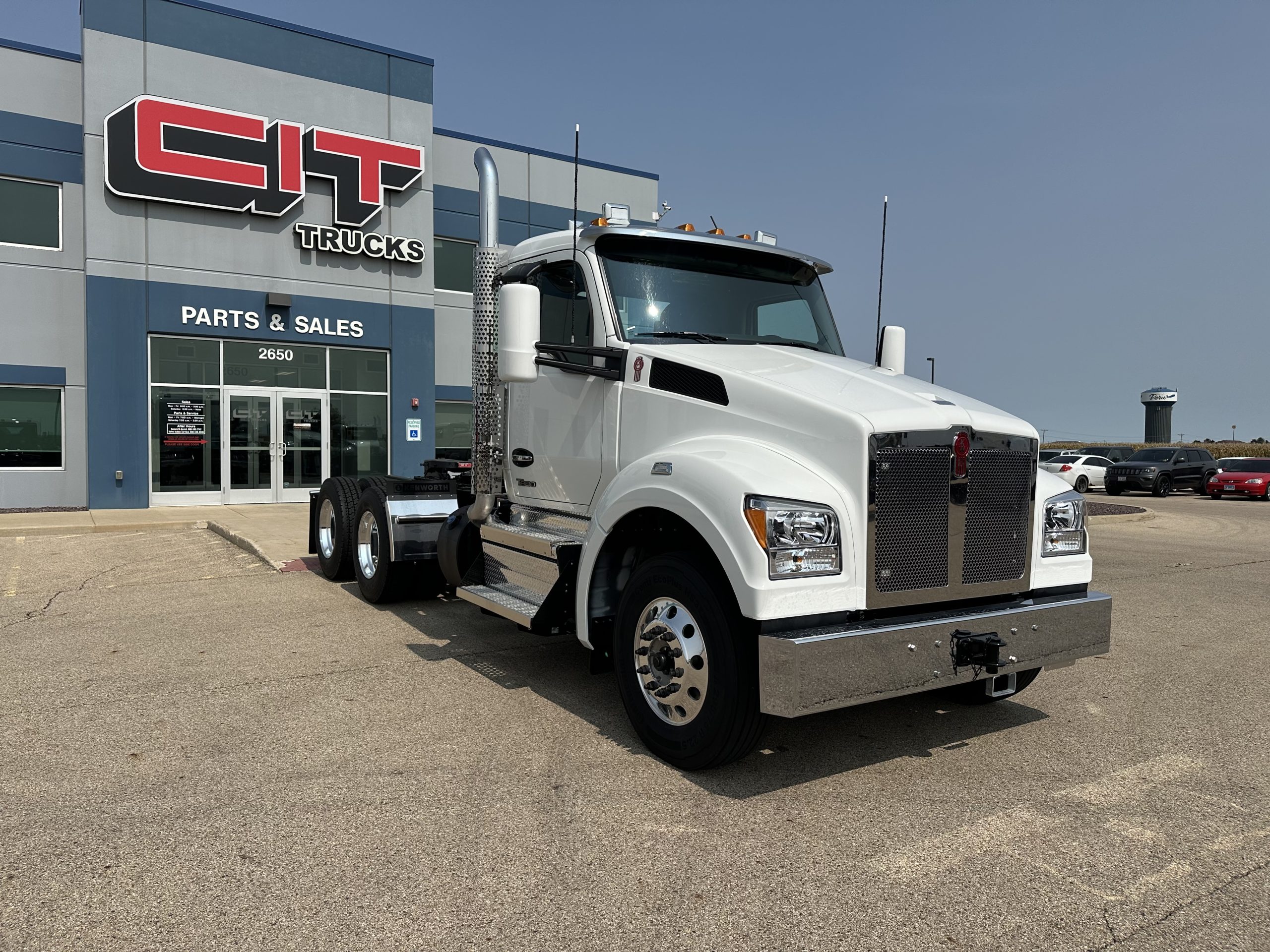 2025 KENWORTH T880 - image 2 of 6