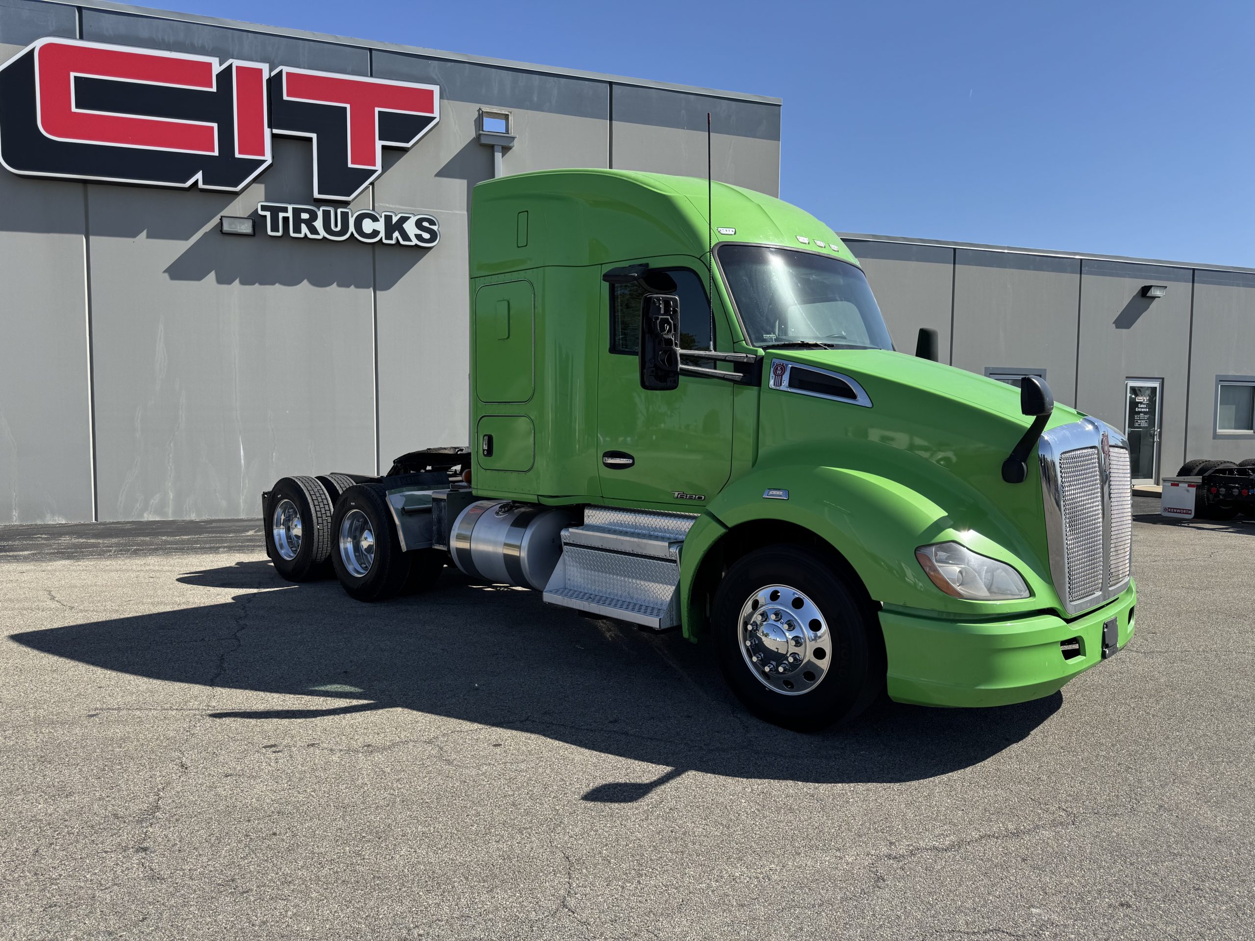 2018 KENWORTH T680 - image 4 of 6