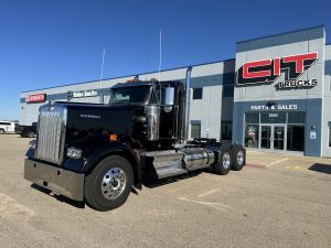 Kenworth W900L Day Cab - CIT Trucks