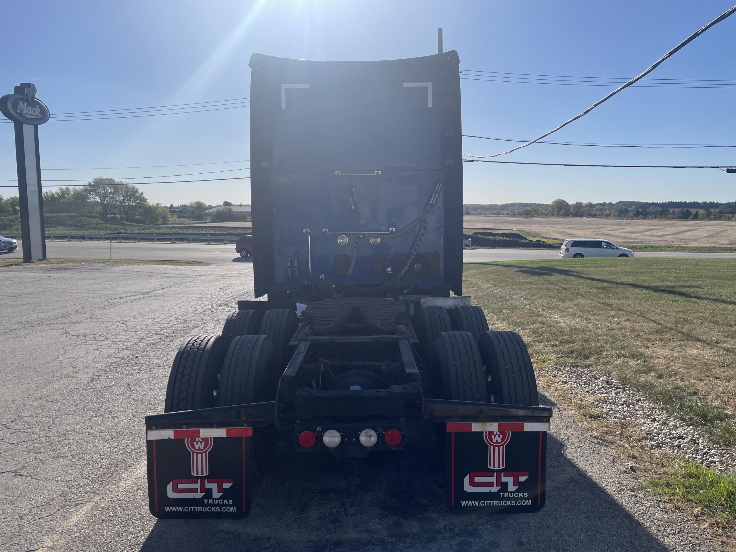 2020 KENWORTH T680 - image 4 of 6