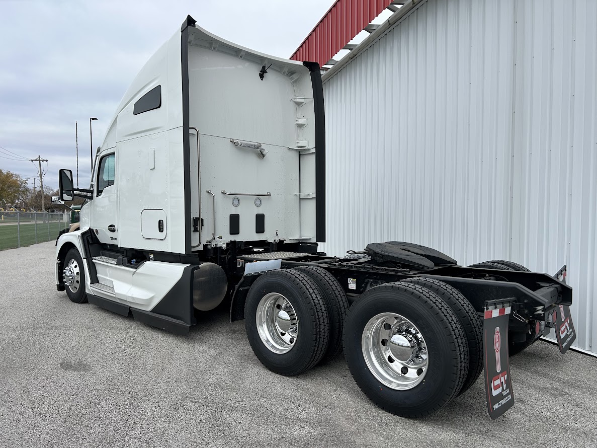 2025 KENWORTH T680 - image 5 of 6