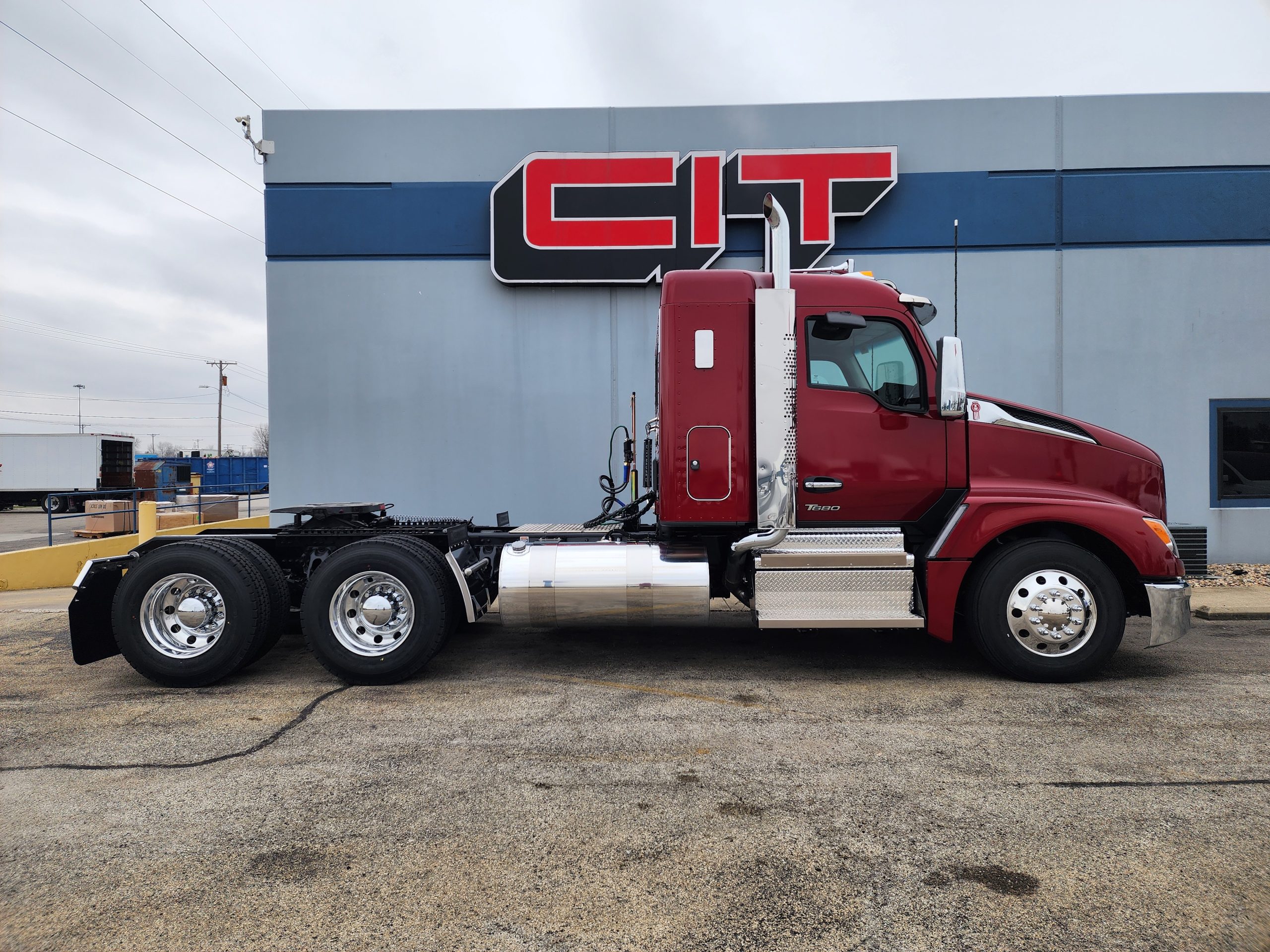 2025 KENWORTH T680 - image 4 of 6