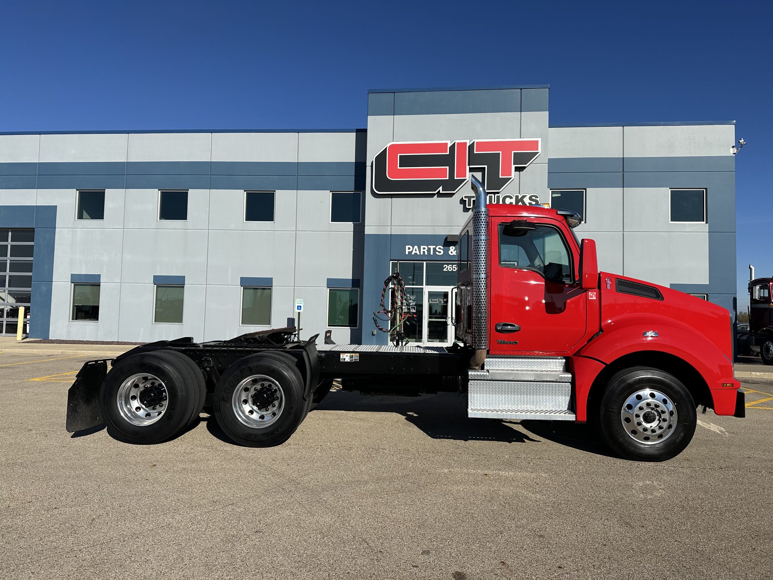 2024 KENWORTH T880 - image 4 of 6