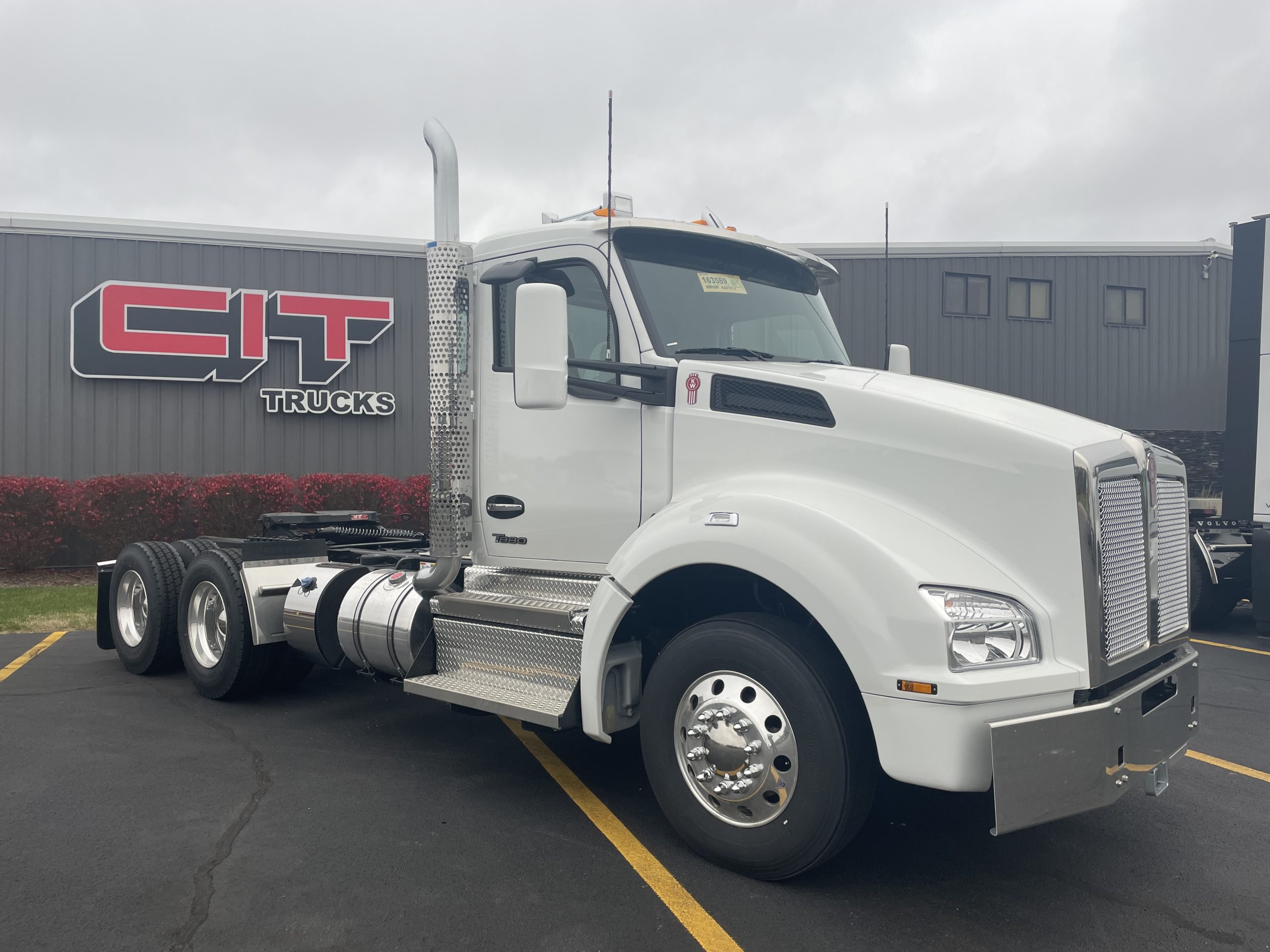 2025 KENWORTH T880 - image 3 of 6