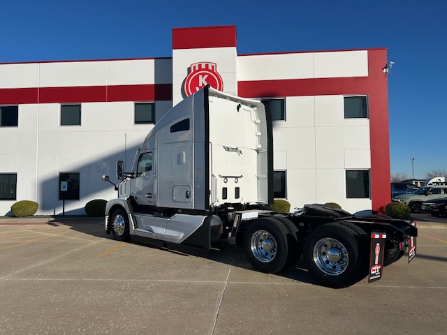 2025 KENWORTH T680 - image 6 of 6