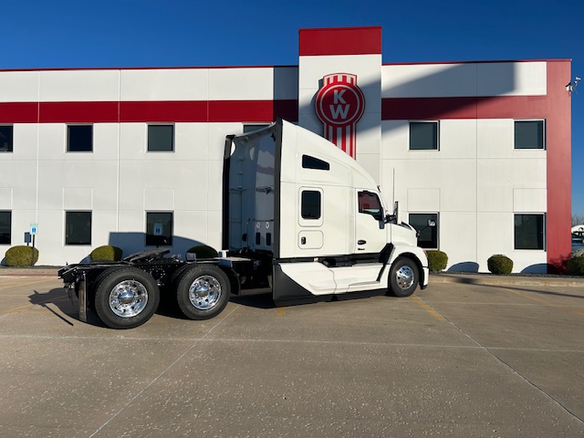 2025 KENWORTH T680 - image 5 of 6