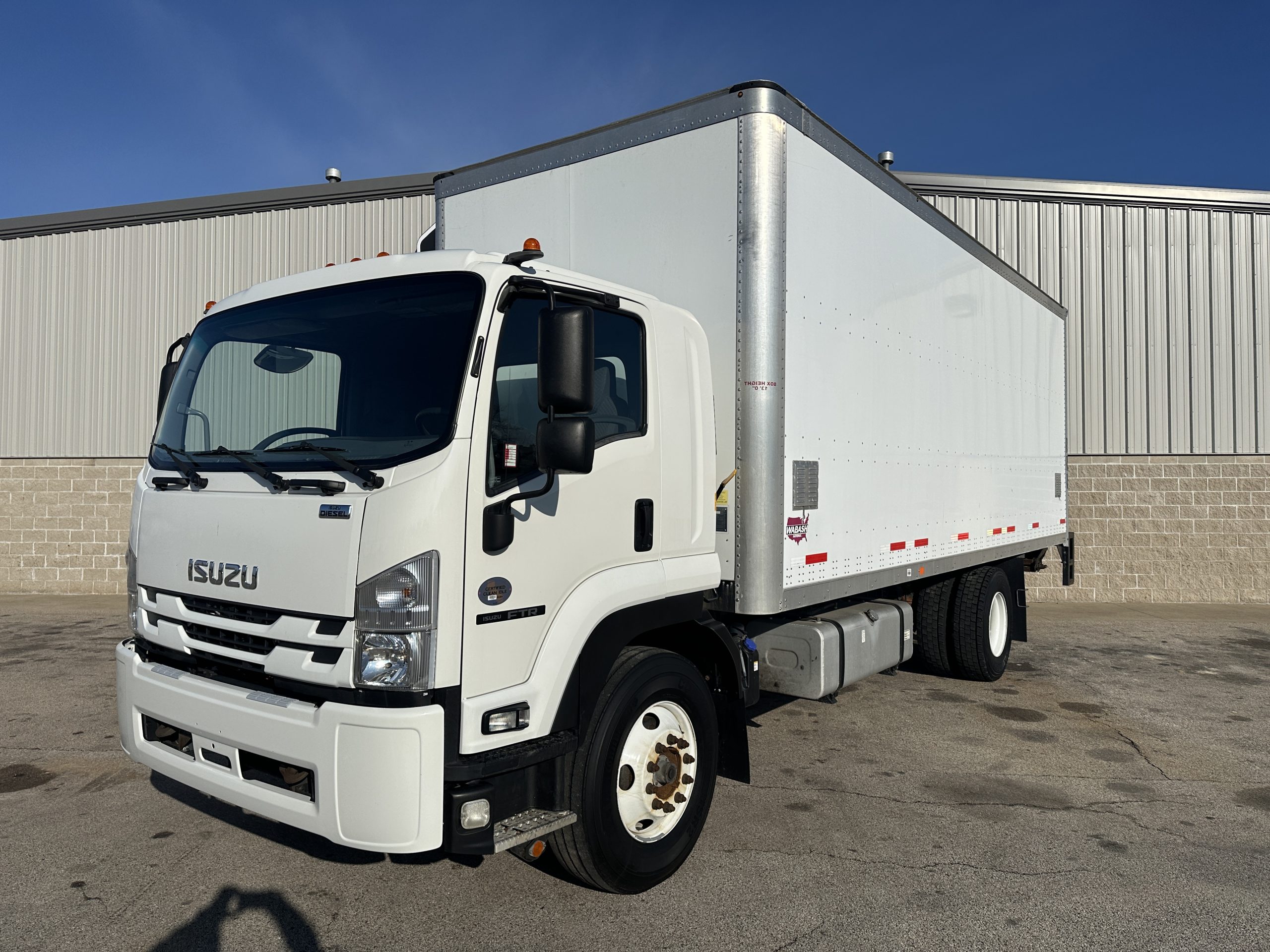 2019 ISUZU FTR - image 1 of 6