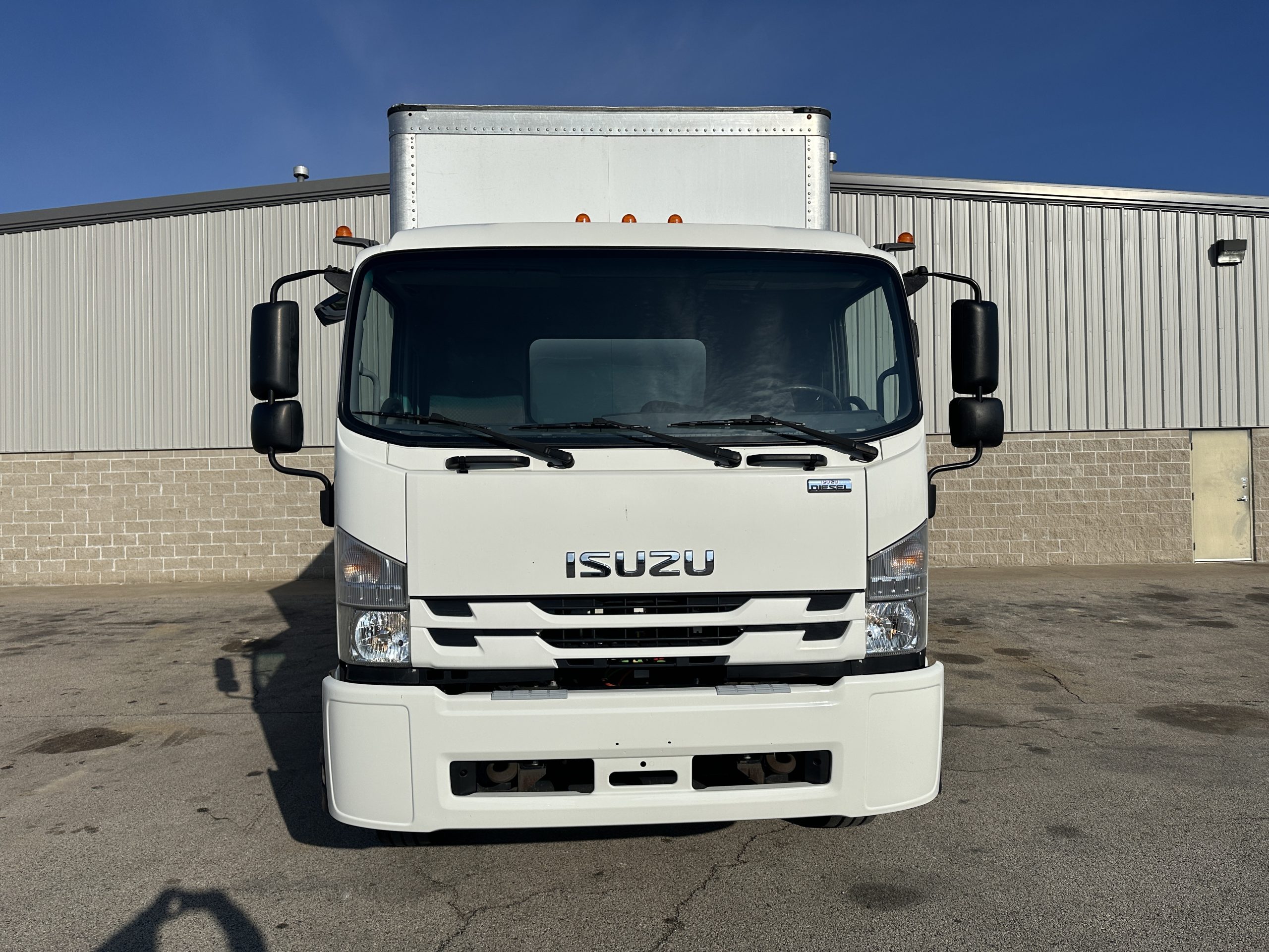 2019 ISUZU FTR - image 2 of 6