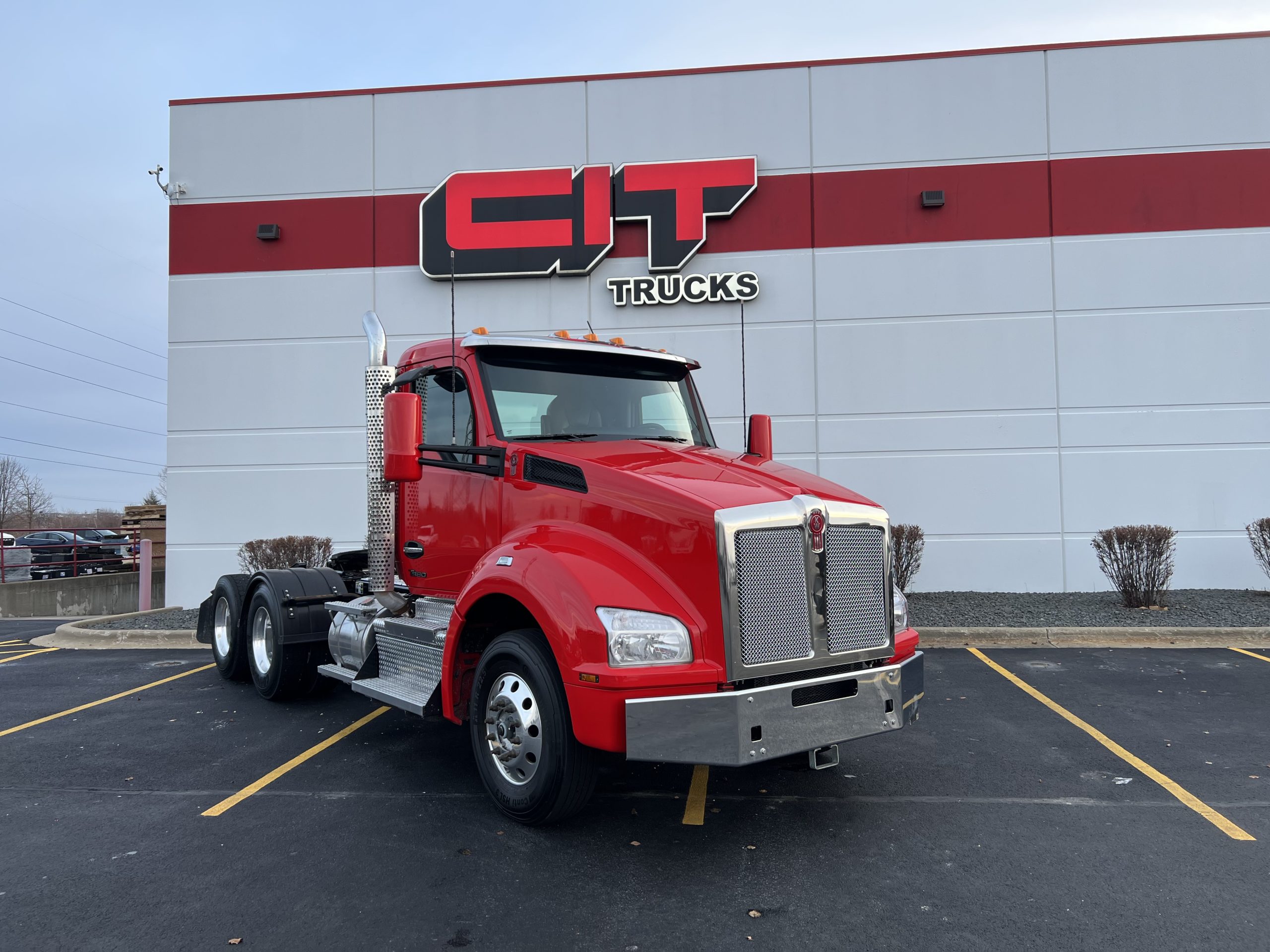 2023 KENWORTH T880 - image 3 of 6