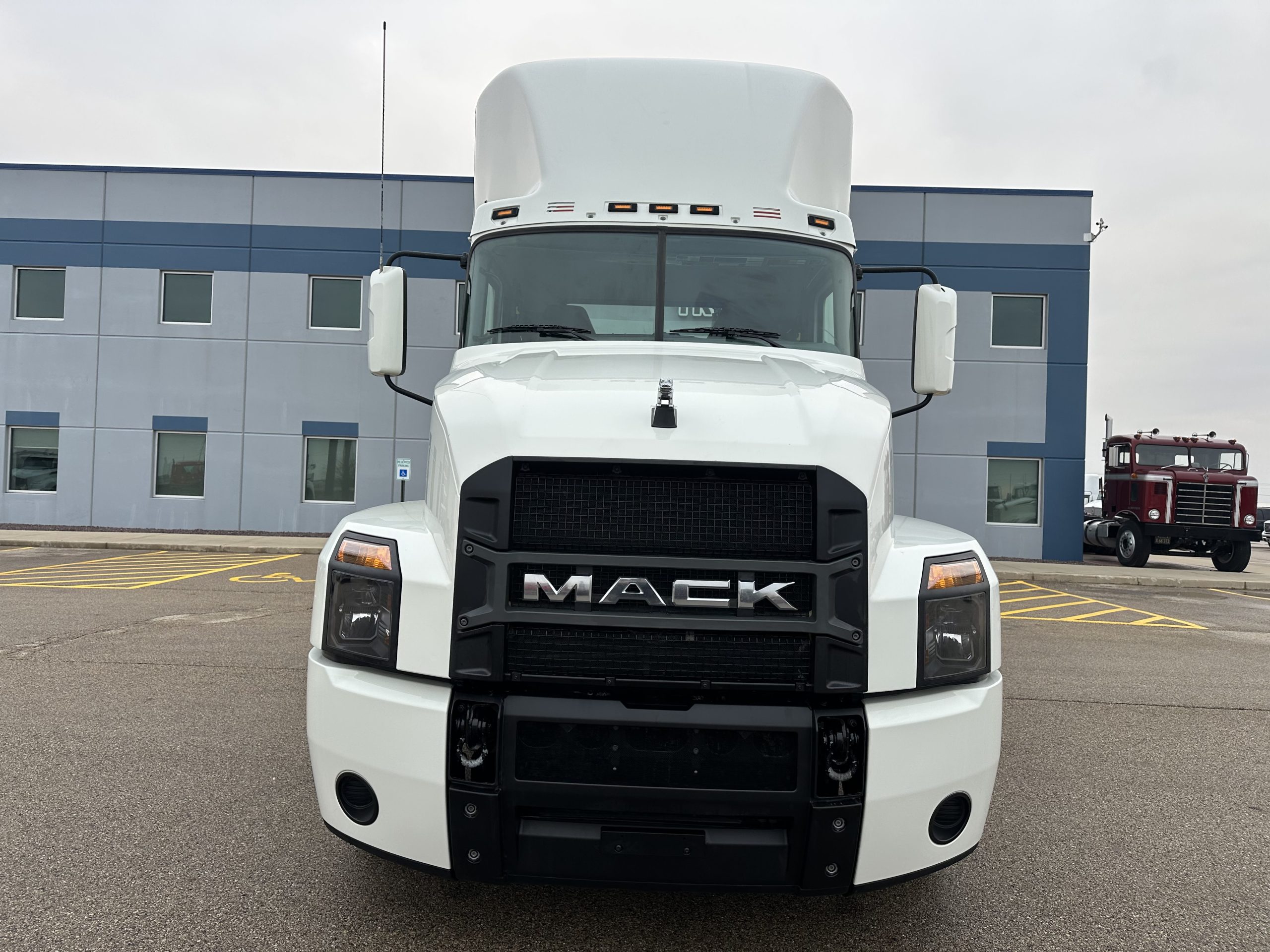 2022 MACK ANTHEM - image 2 of 6