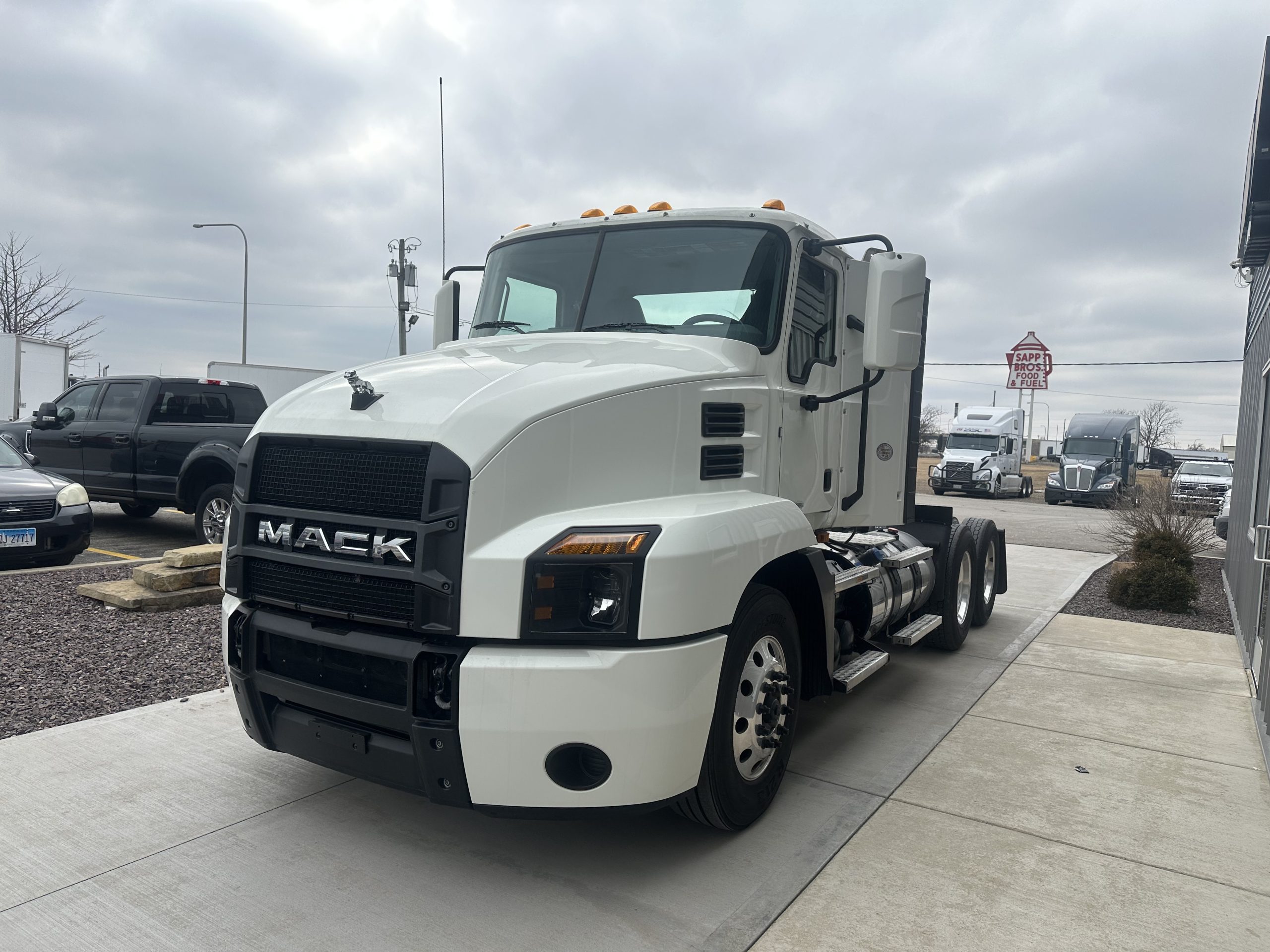 2022 MACK ANTHEM - image 6 of 6