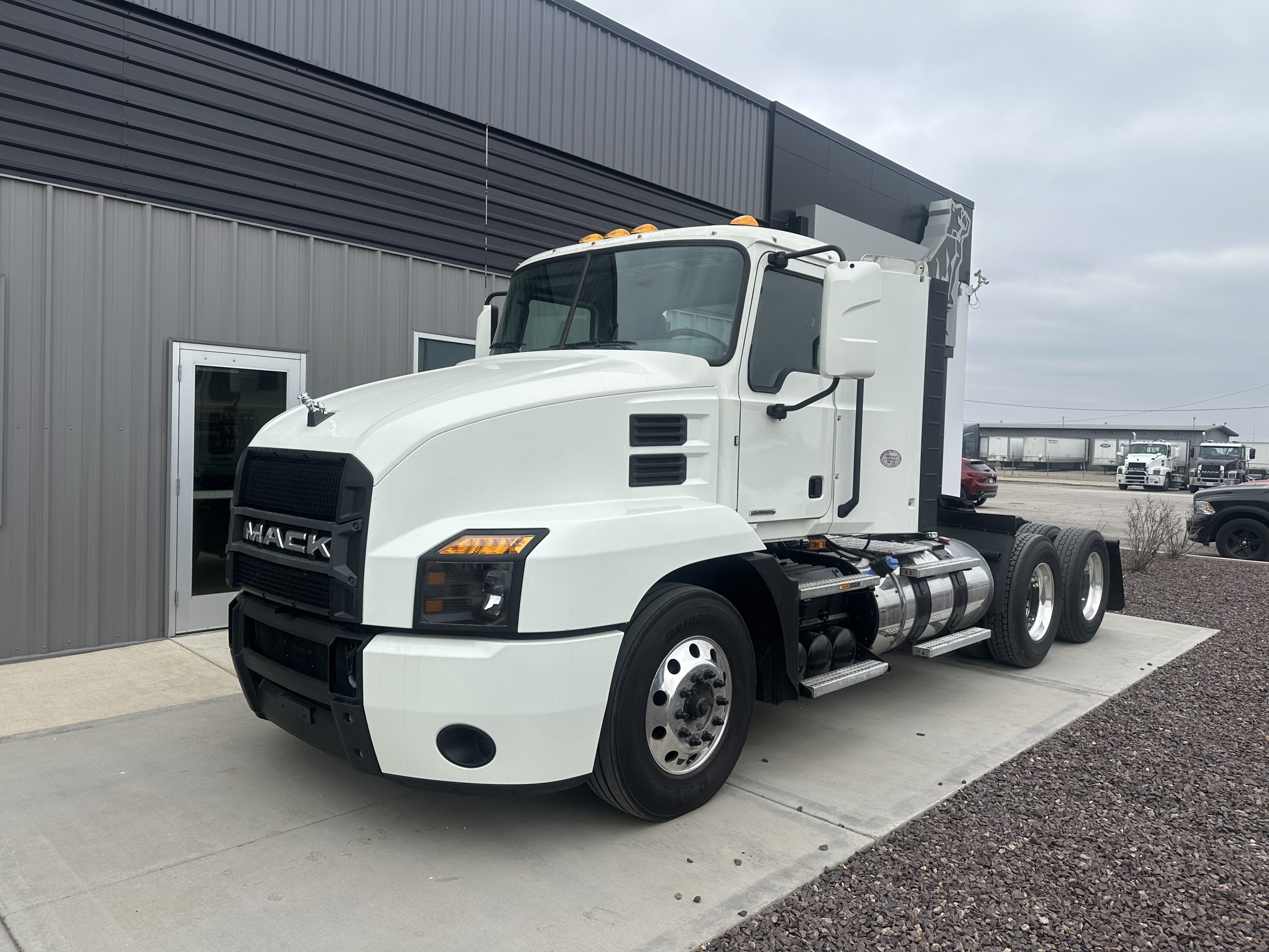 2022 MACK ANTHEM - image 1 of 6