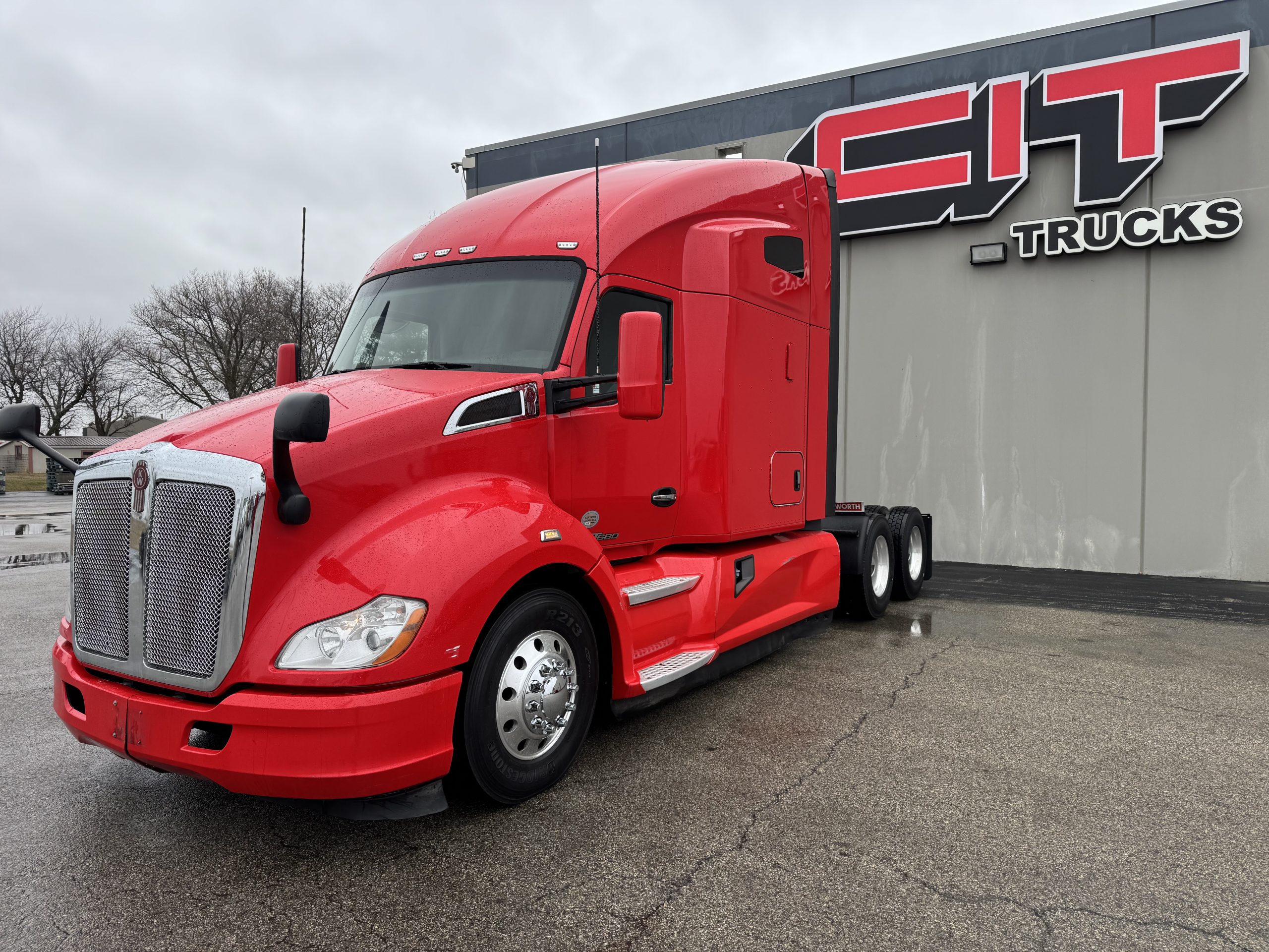 2021 KENWORTH T680 - image 1 of 6