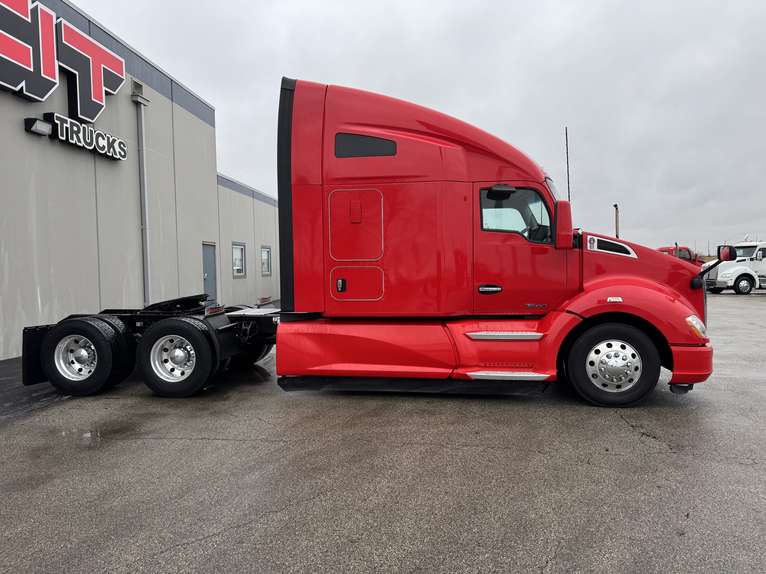 2021 KENWORTH T680 - image 3 of 6