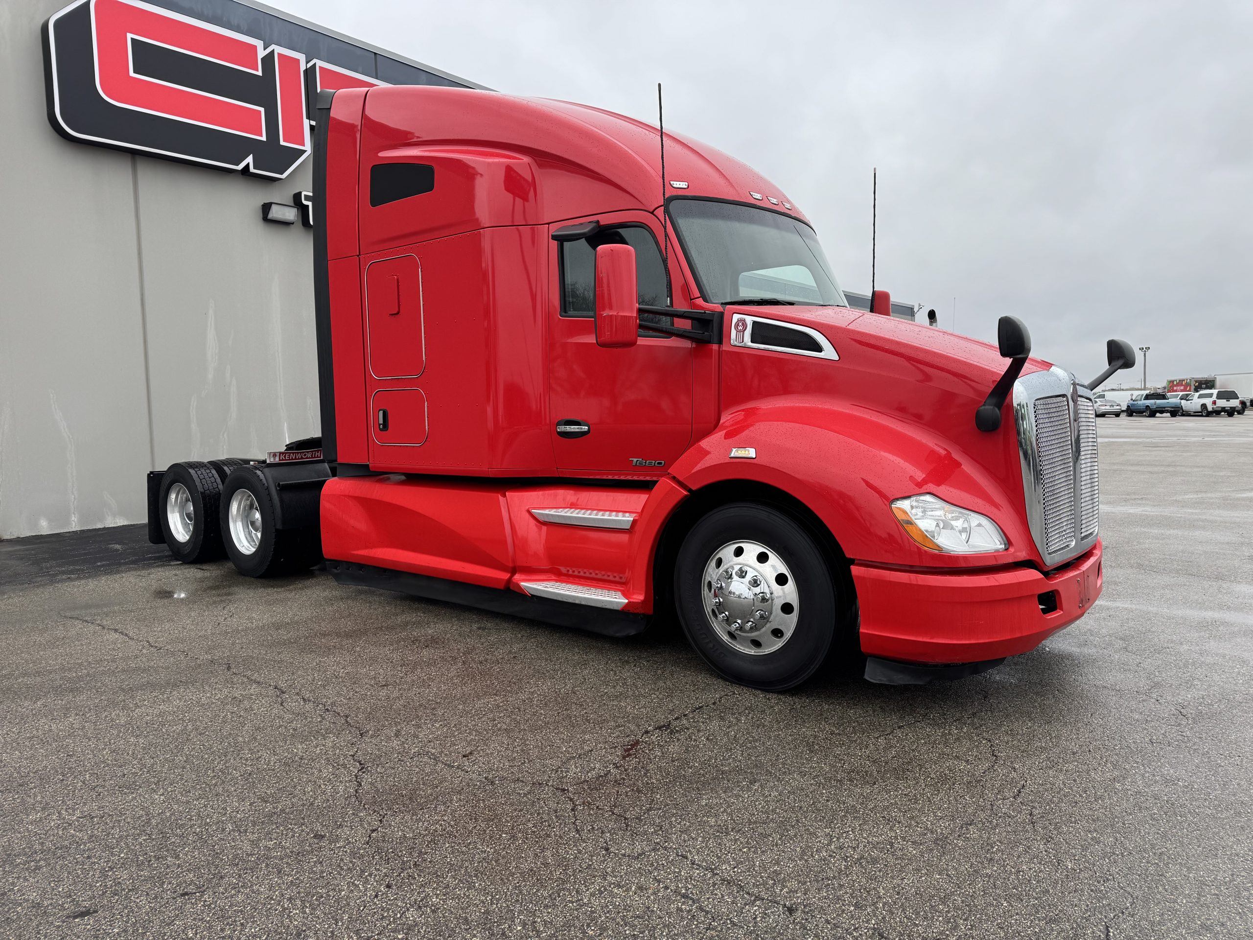 2021 KENWORTH T680 - image 2 of 6