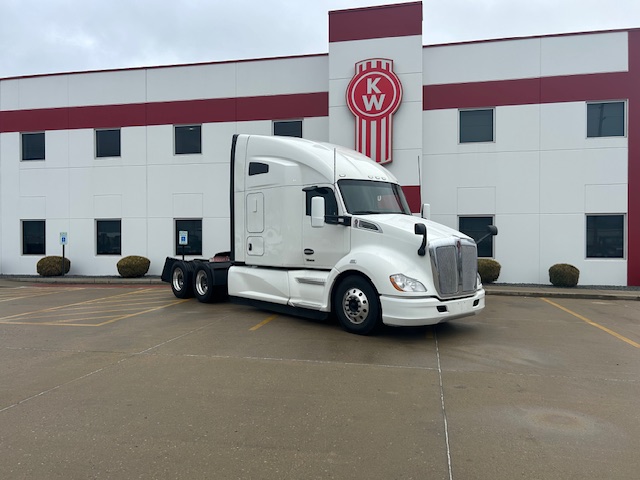 2022 KENWORTH T680 - image 3 of 6