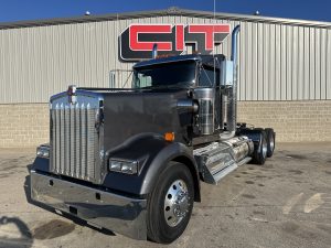 2025 Kenworth W900L Day Cab - CIT Trucks