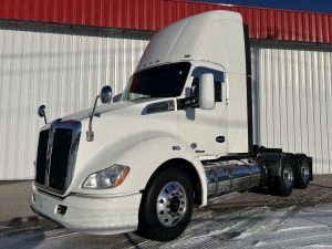 2016 Kenworth T680 Day Cab - CIT Trucks