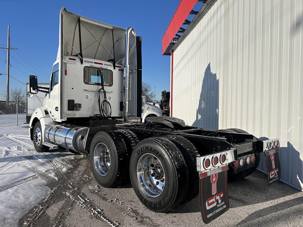 2016 KENWORTH T680 - image 5 of 6